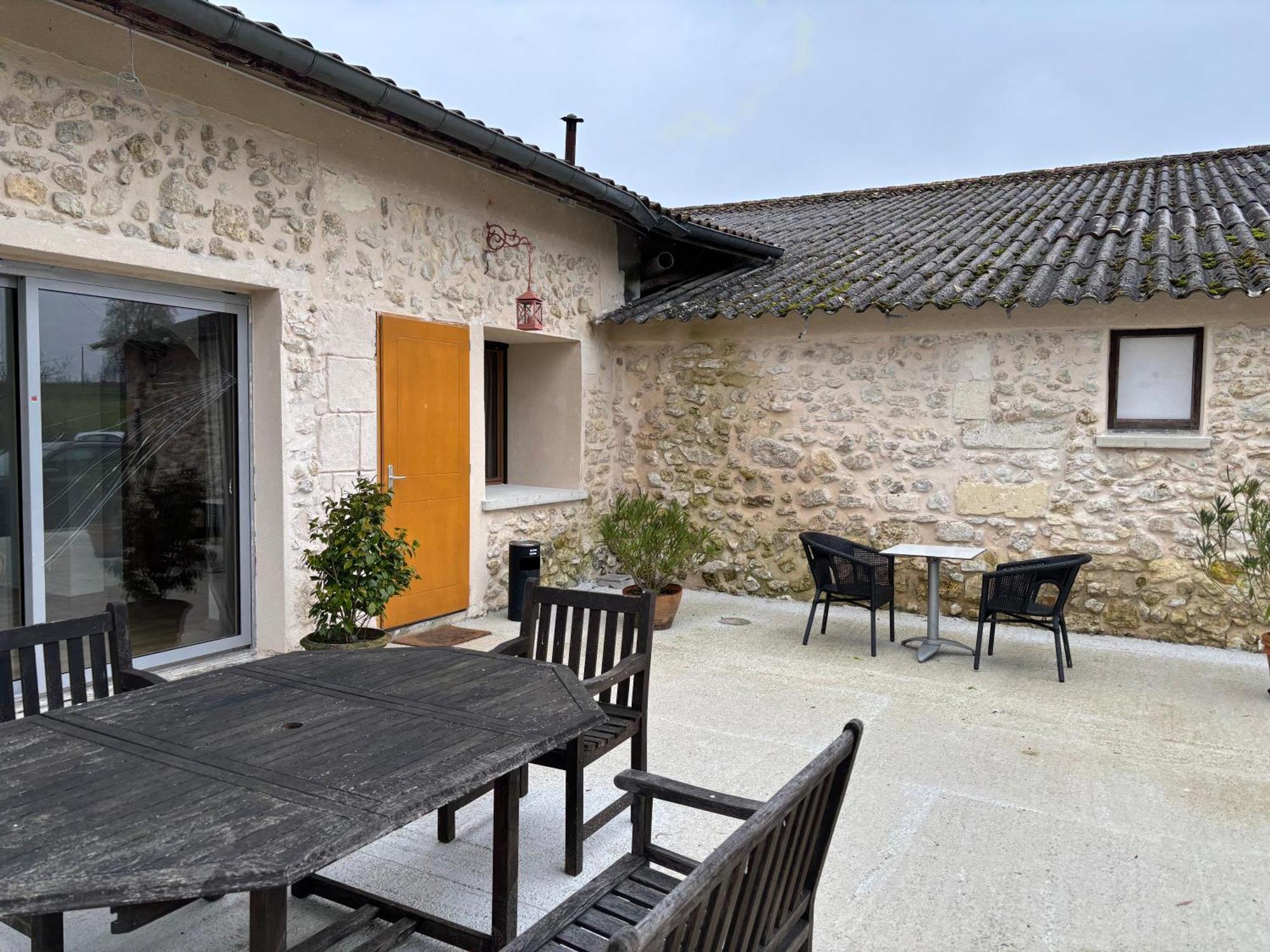 Hotel Fantastic Petit Beauval Saint-Sulpice-et-Cameyrac Exterior foto